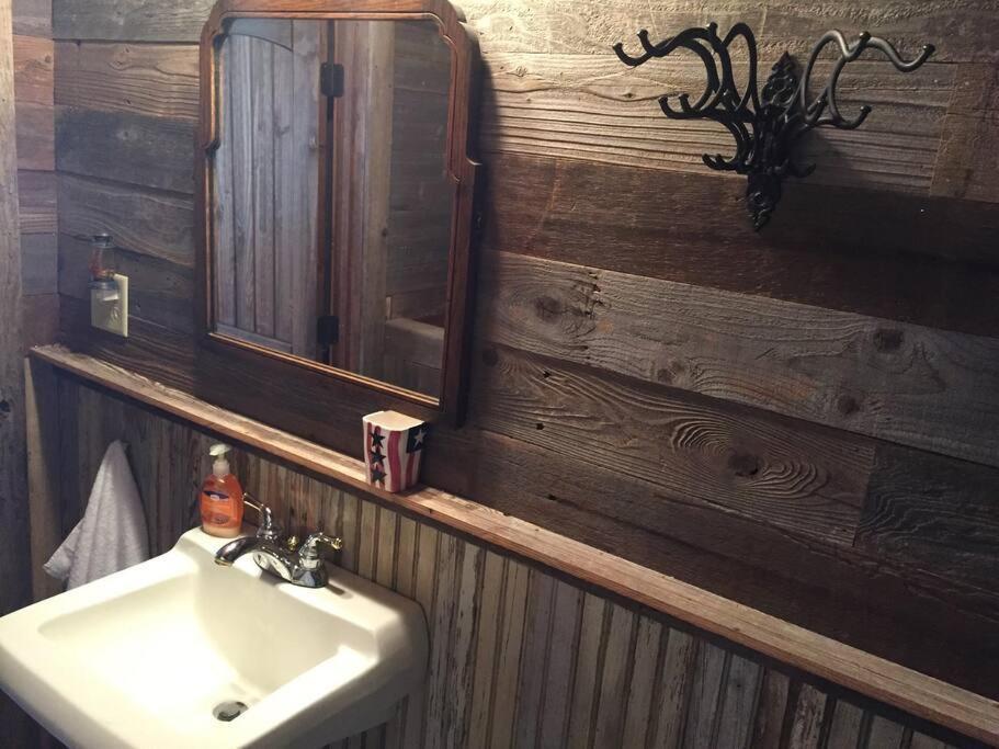 8Th St. Cowboy Haus I Biker Friendly I River 반데라 외부 사진